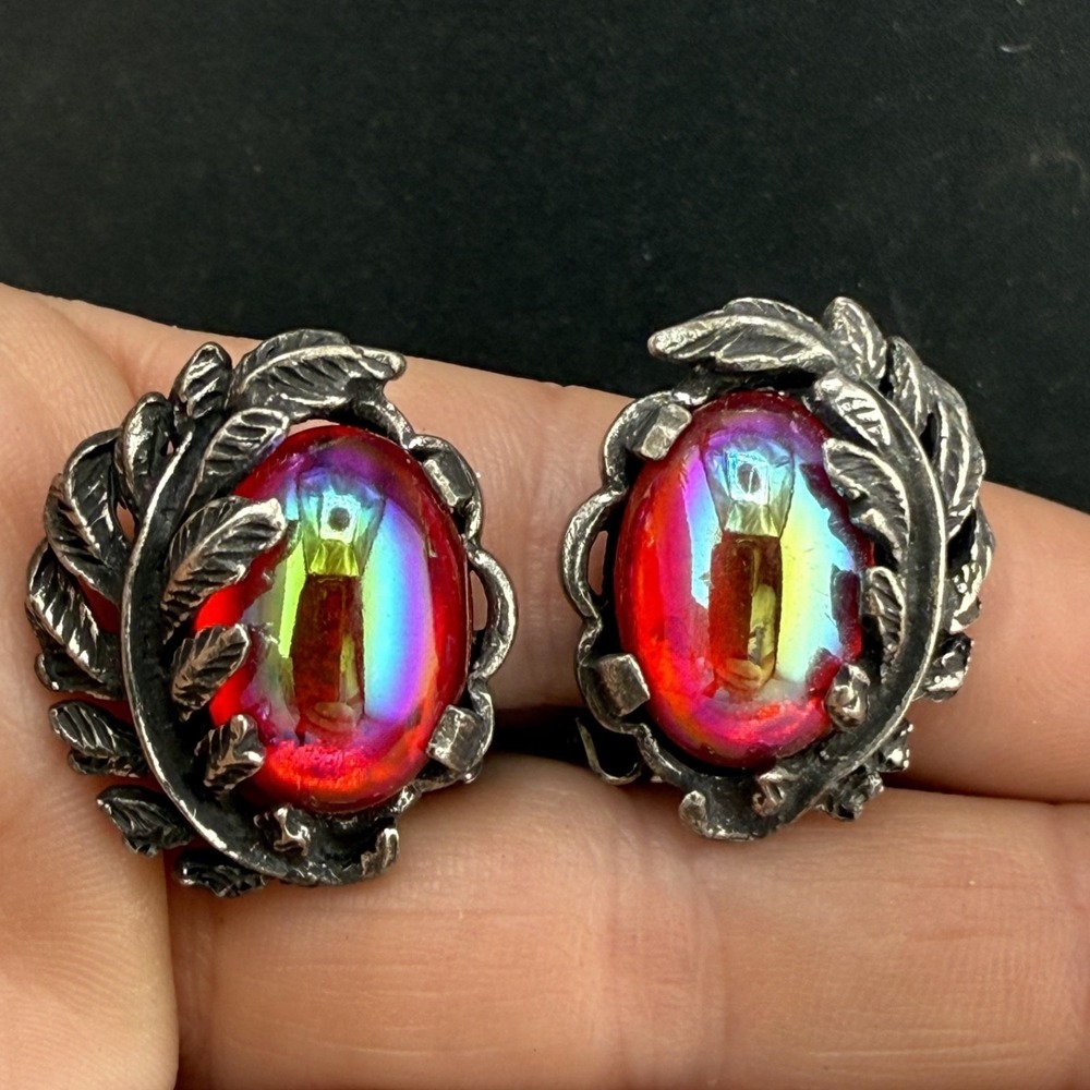 Vintage Park Lane Clip On Earrings Silver Tone Red Iridecent Glass‎ AB